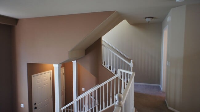 Building Photo - Beautifully designed 2Bed/2Bath/2Car Townhome located in Summerlin