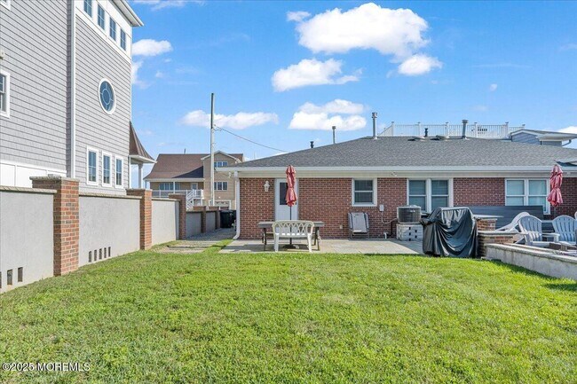 Building Photo - 5 Marius Ln