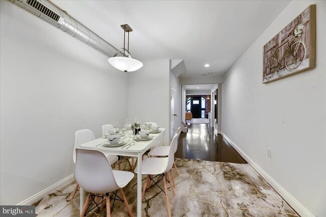 Building Photo - 919 Eastern Ave