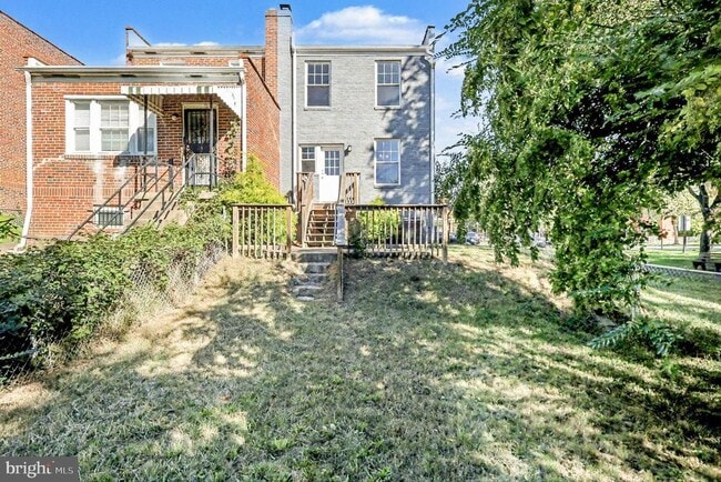 Building Photo - 1719 Frankford St SE