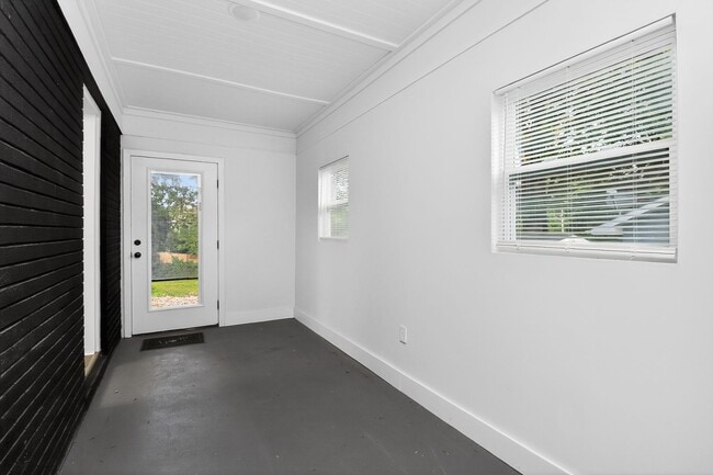 Building Photo - Charming 3BR/2BA Home located in NoDa!