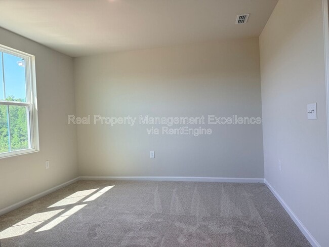 Building Photo - 372 Grand Silo Rd