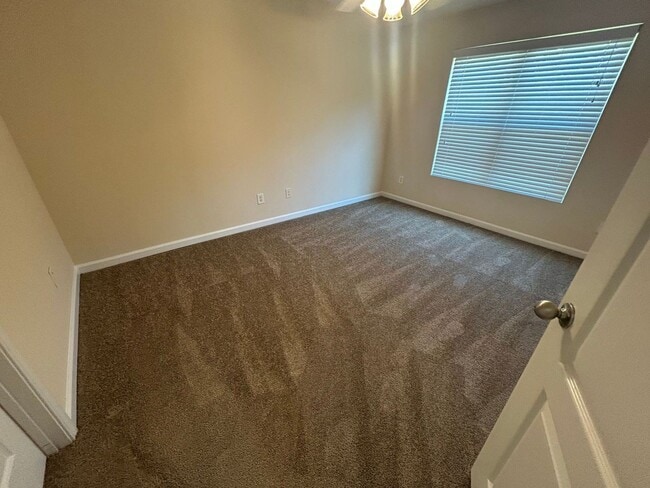 Building Photo - PRE-LEASING FOR AUGUST 2 2026 MOVE IN! 1/2 Off Deposit!