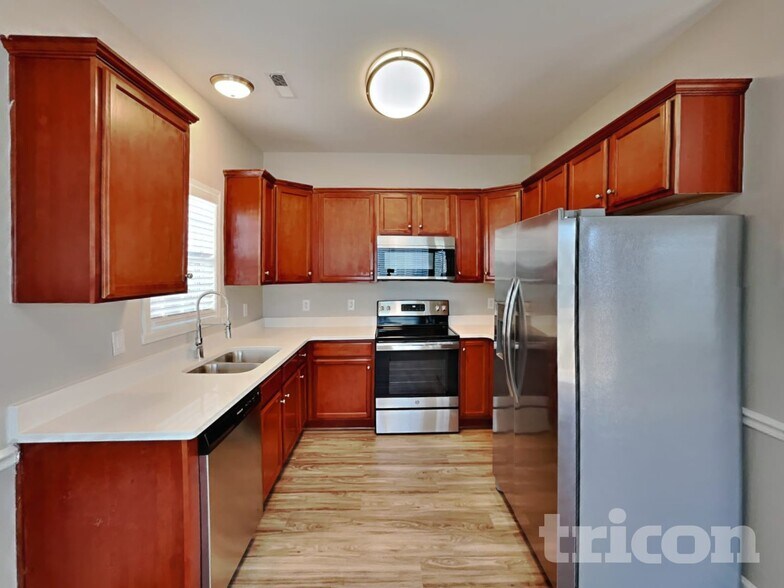 Building Photo - 4006 Eastside Ct