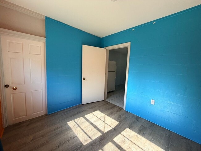 Building Photo - $0 Deposit Option – 2/1 Home on Clark Rd