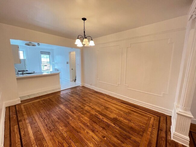 Building Photo - 314 York St