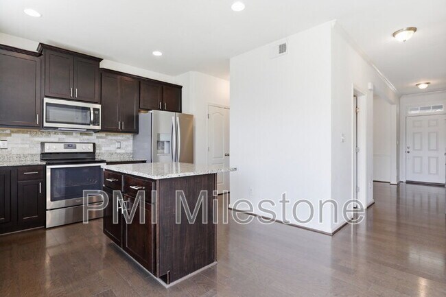 Building Photo - 371 Lookout Mountain Ct