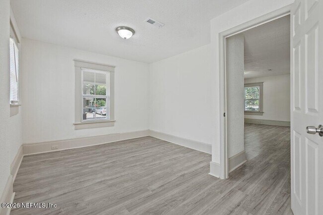 Building Photo - 3058 Rosselle St