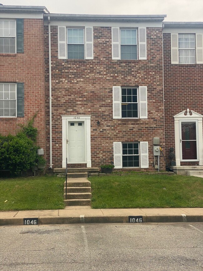 Building Photo - 1046 Agate Dr