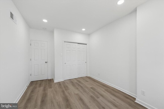 Building Photo - 1824 N 28th St