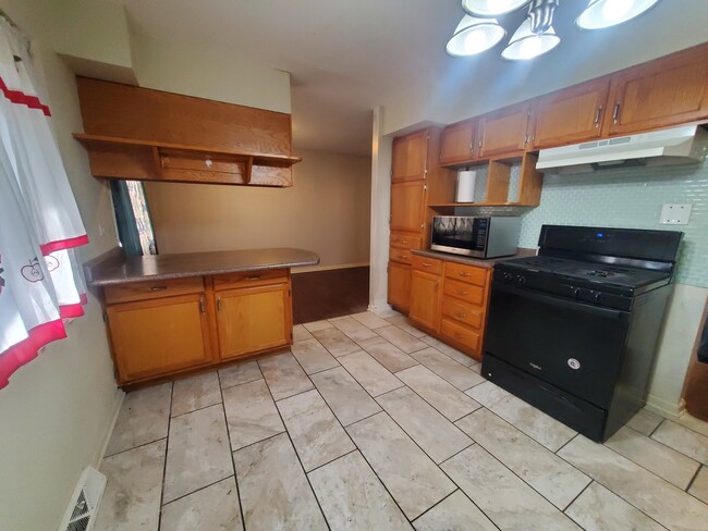 Building Photo - 450 E Mulberry Ct