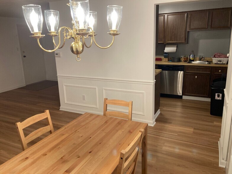 Building Photo - 2469 Brook Ledge Rd