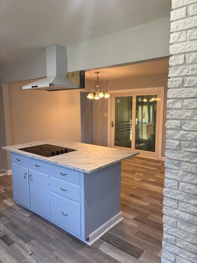 Building Photo - Charming 3BR House in Charlotte