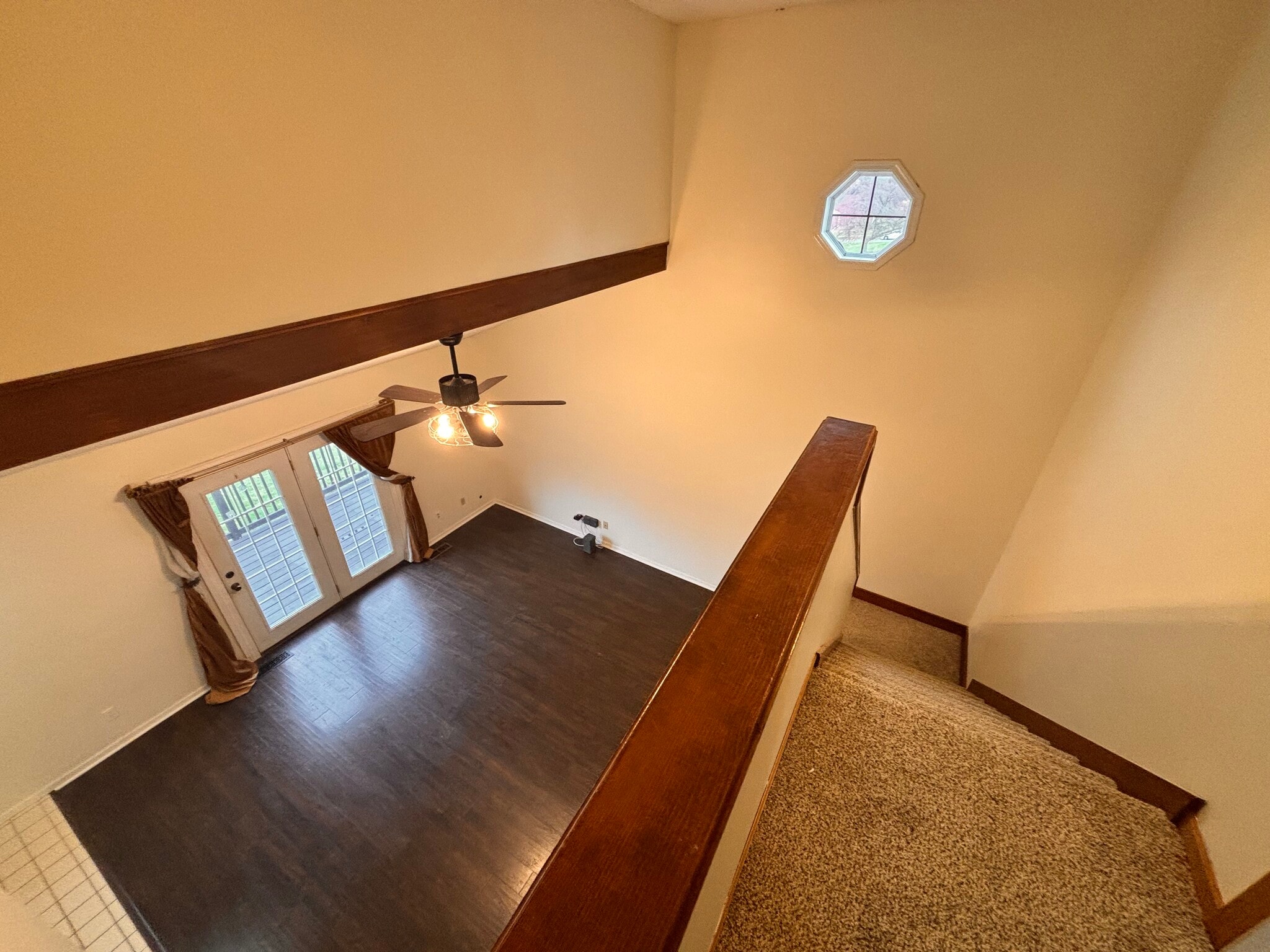 Building Photo - 710 S Shore Ct