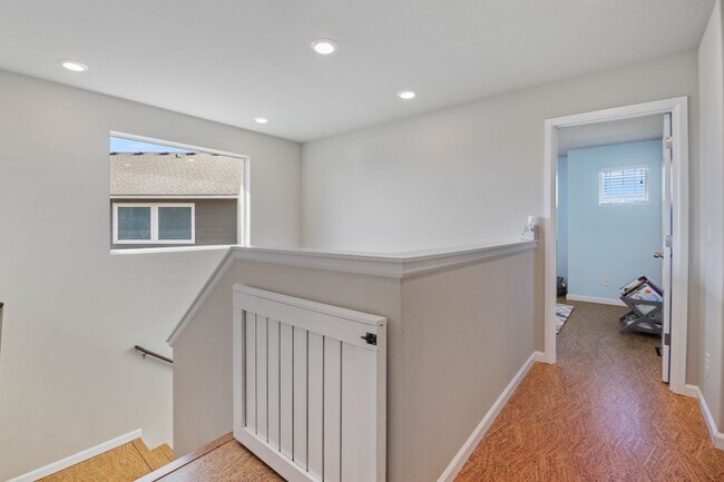 Building Photo - MOVE IN READY NOW! Meridian Campus home available! Beautiful 4 bedrooms 2.5 baths. Easy JBLM comm...