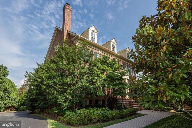 Building Photo - 7233 Addington Dr