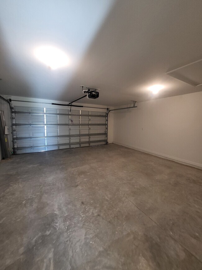 Building Photo - 3609 W Gator Cir