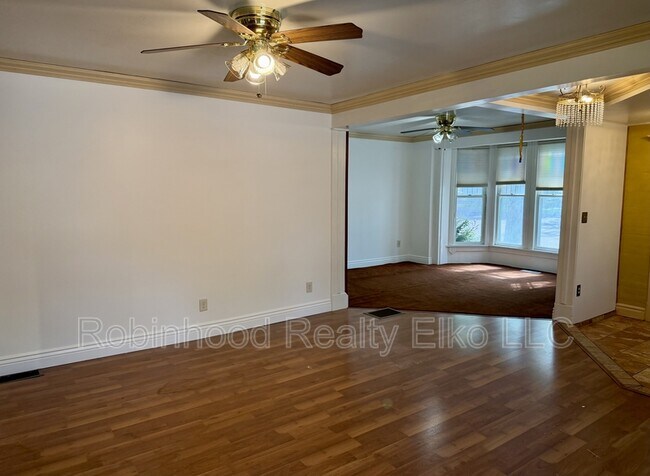 Building Photo - 698 4th St