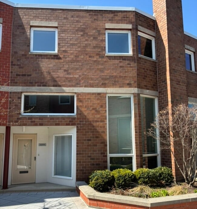 Building Photo - 1229 Central St