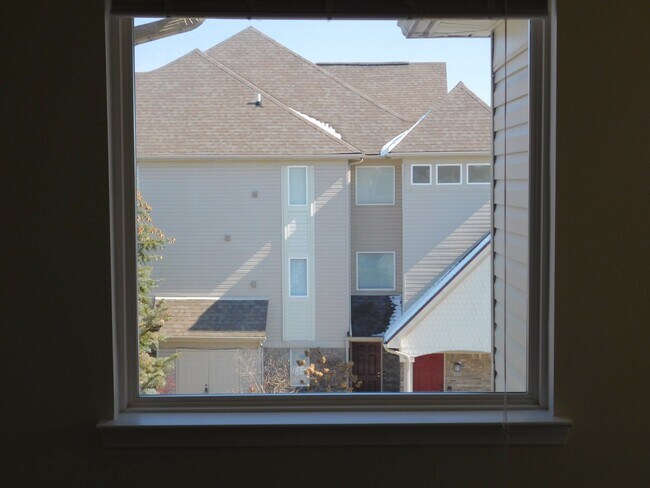 Building Photo - 821 Brandon Ave