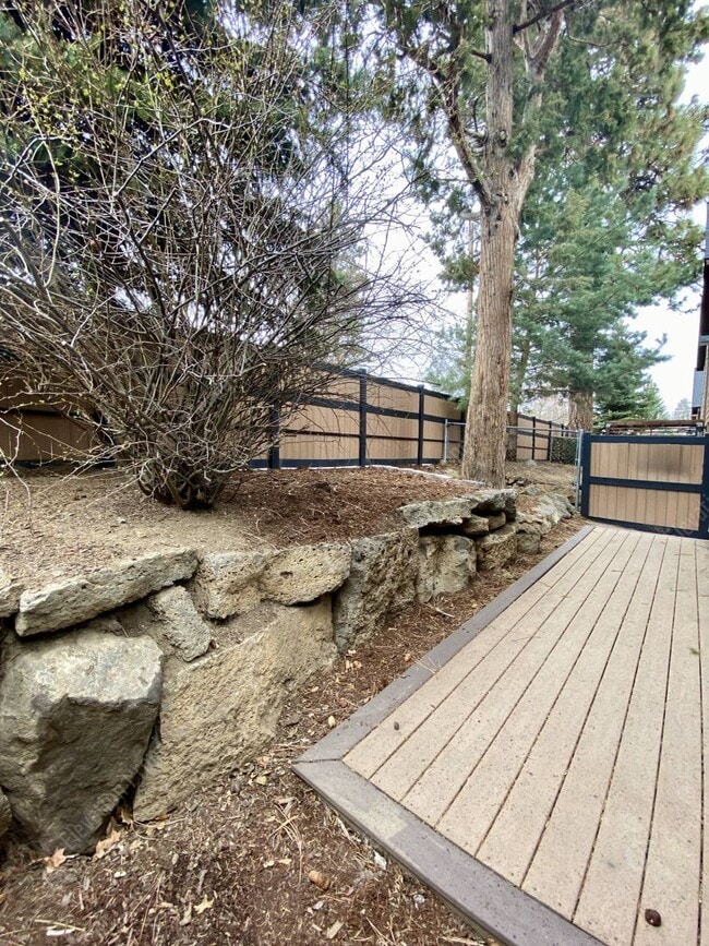 Building Photo - 3-BR Craftsman Home in NW Bend- Boyd Acres