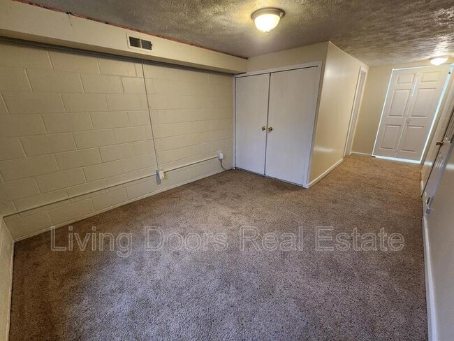 Building Photo - 1505 David Dr