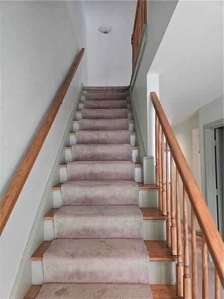 Building Photo - 37 Lawton Brook Ln