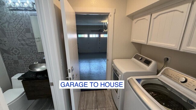 Building Photo - 4802 Rio Vista Ave