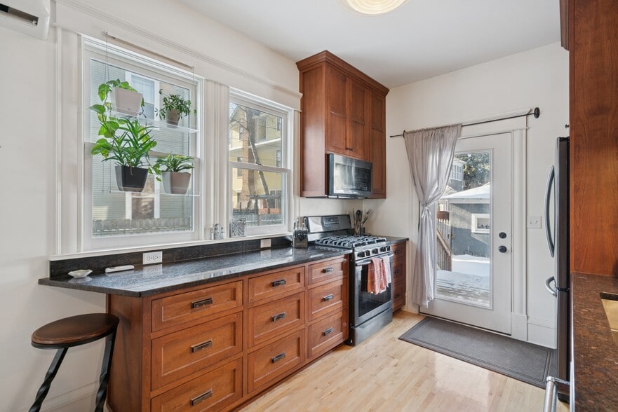 Building Photo - 2120 Emerson Ave S