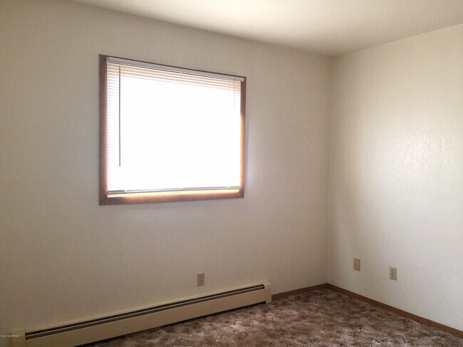Building Photo - 1400 Carolyn Cir