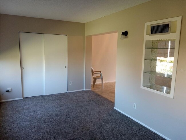 Building Photo - 2428 Columbia Dr