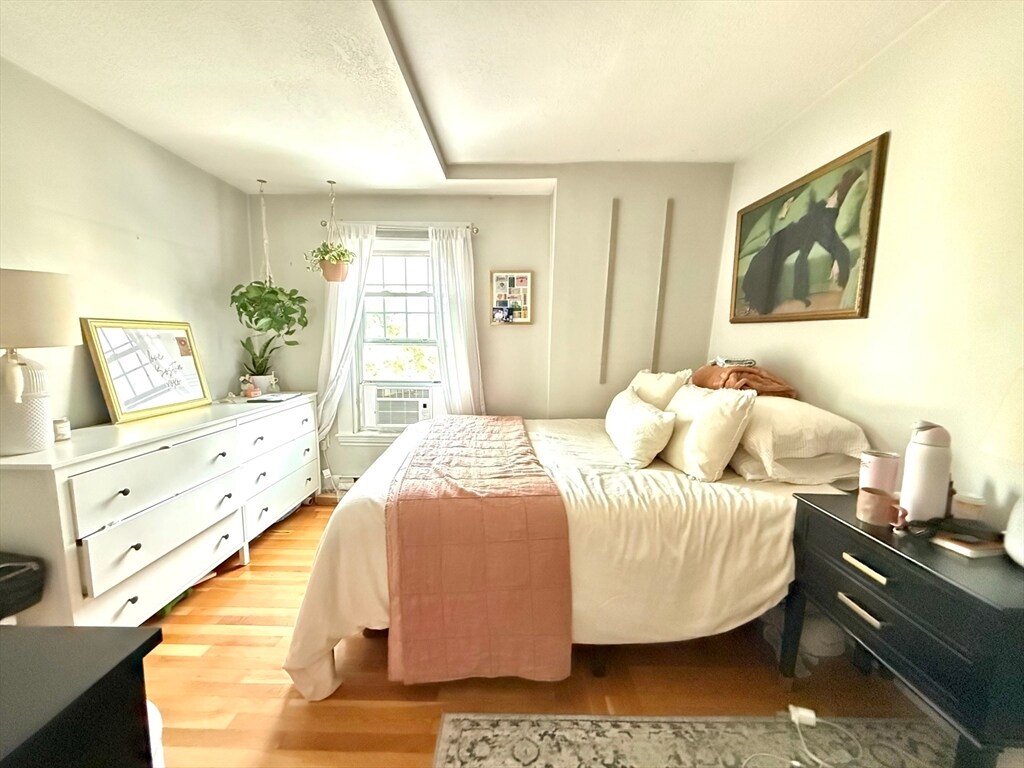 Building Photo - 373 K St
