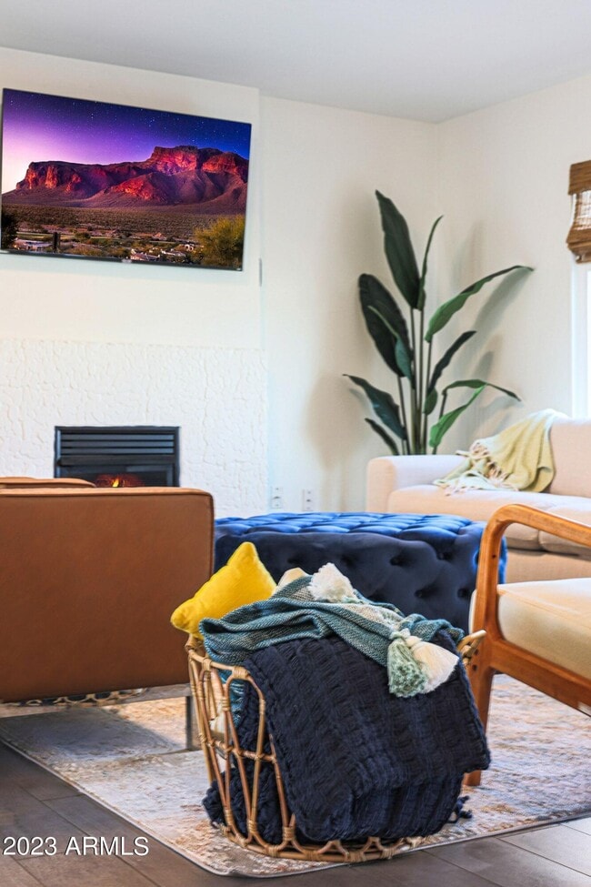 Building Photo - 421 Lila Cir