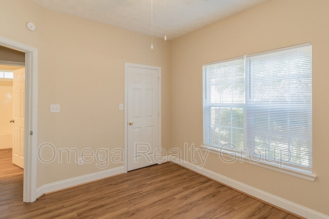 Building Photo - 14 Oakleigh Dr