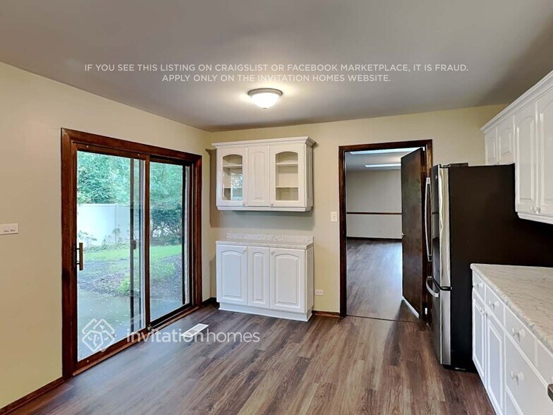 Building Photo - 16400 Sherwood Dr