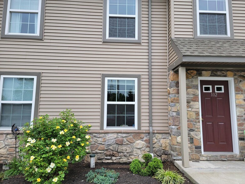 Building Photo - 255 Clay School Rd