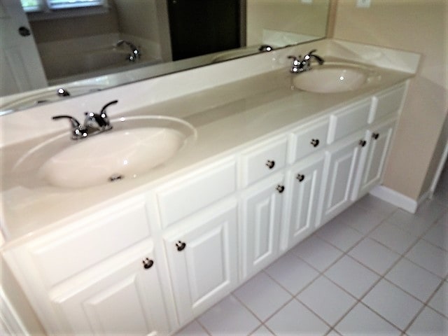 Building Photo - 4070 Lake Russell Court