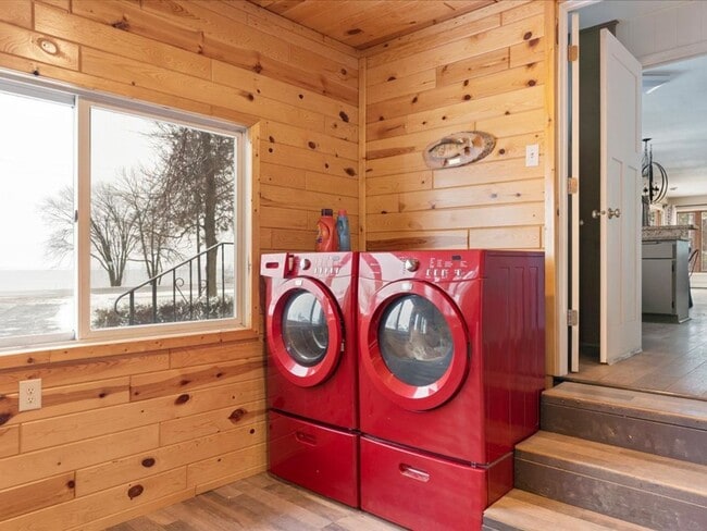 Building Photo - 3 Bedroom House on Mille Lacs Lake - All U...