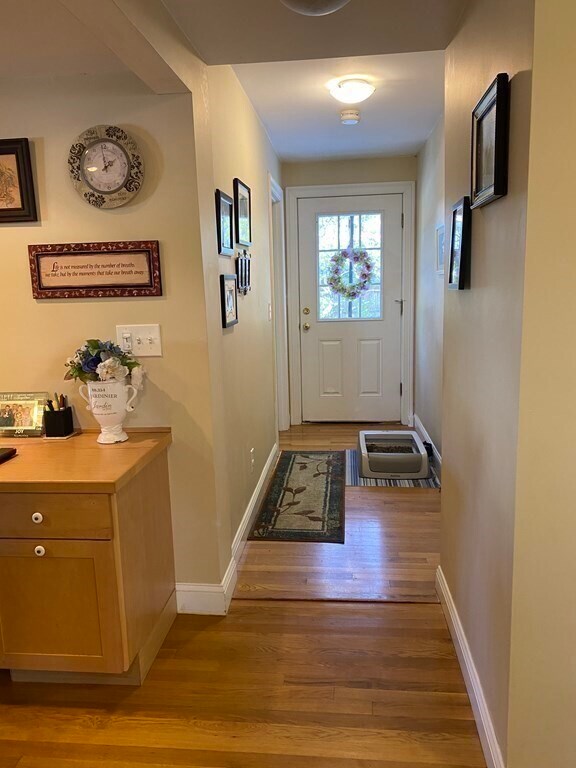 Building Photo - 84 Lake Rd