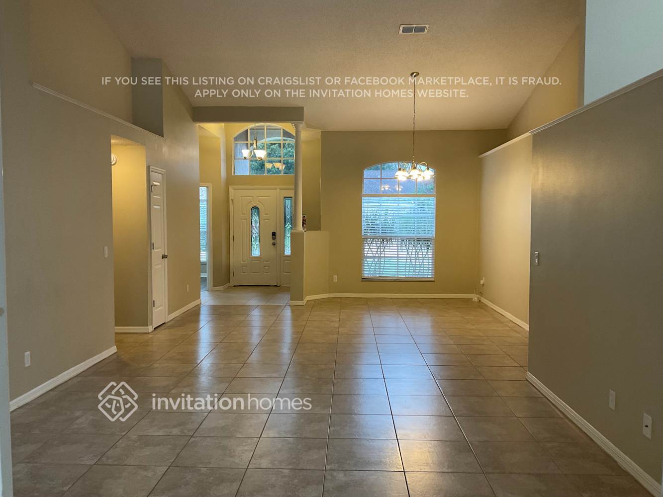 Building Photo - 1450 Thornhill Cir