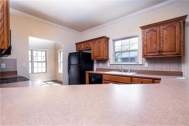 Building Photo - 1834 W Creekmore Dr