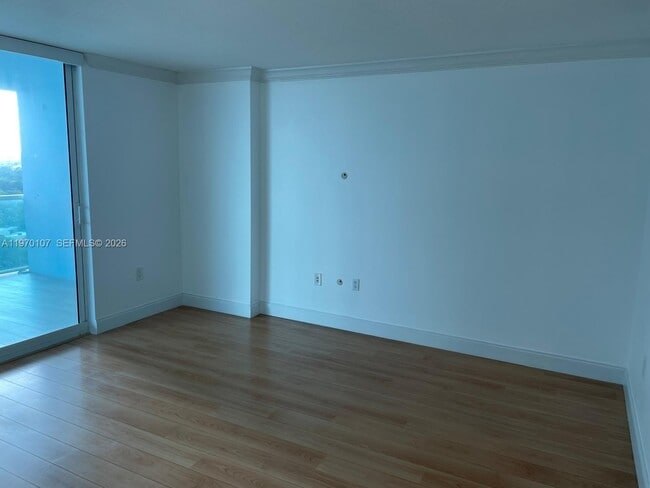 Building Photo - 2101 Brickell Ave