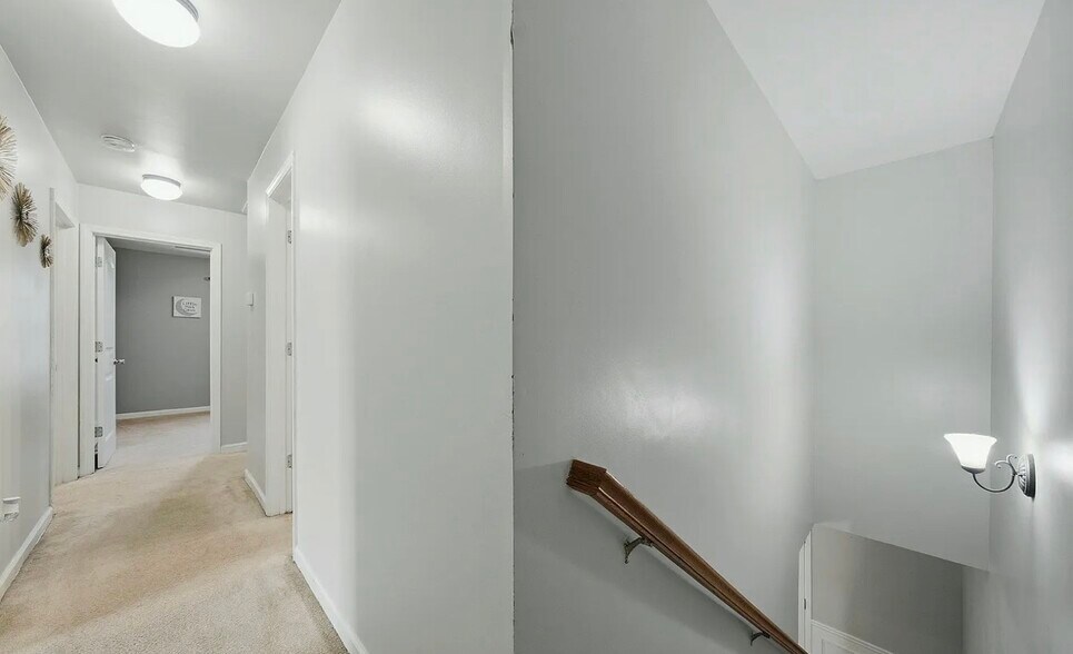 Building Photo - 9 Matador Way