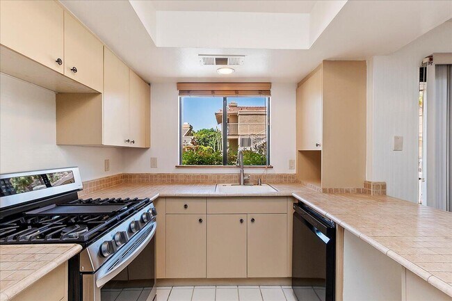 Building Photo - 46638 Arapahoe Ln