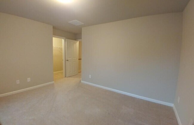 Building Photo - 4286 Baverton Dr