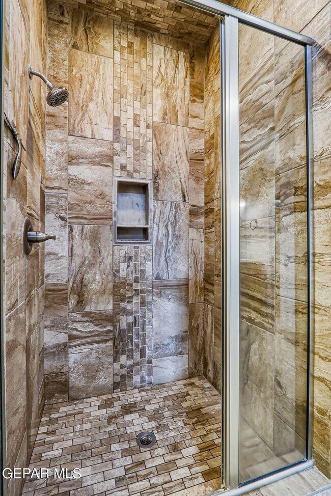 Building Photo - 825 Dulce Tierra Dr