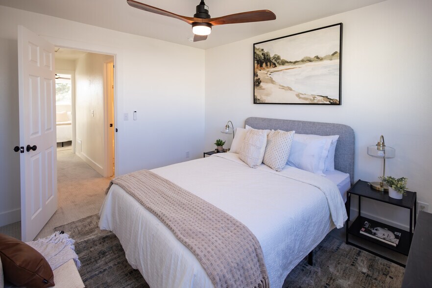 Building Photo - 5711 W 92nd Ave