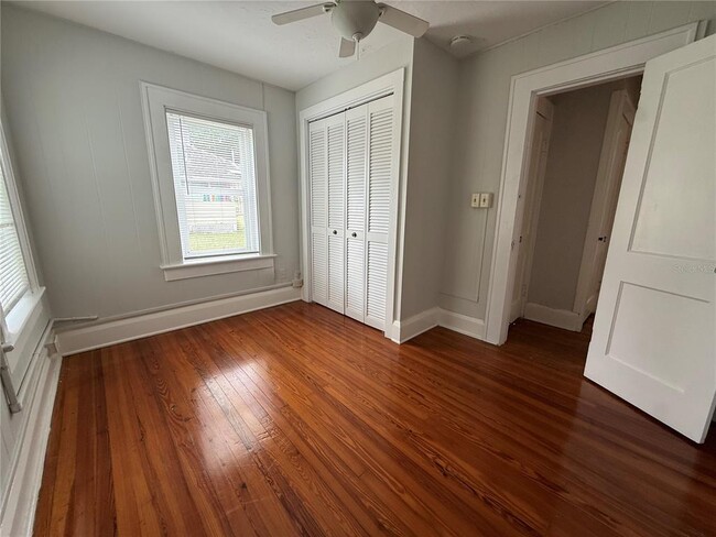Building Photo - 408 3rd Ave E