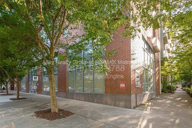 Building Photo - 620 Glen Iris Dr NE