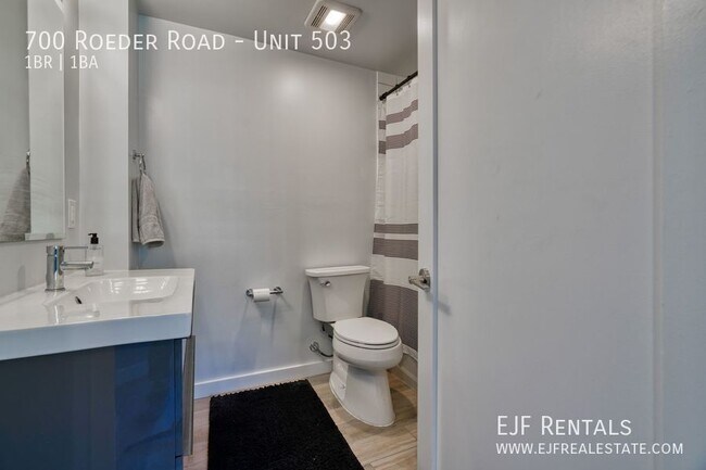 Building Photo - 700 Roeder Rd